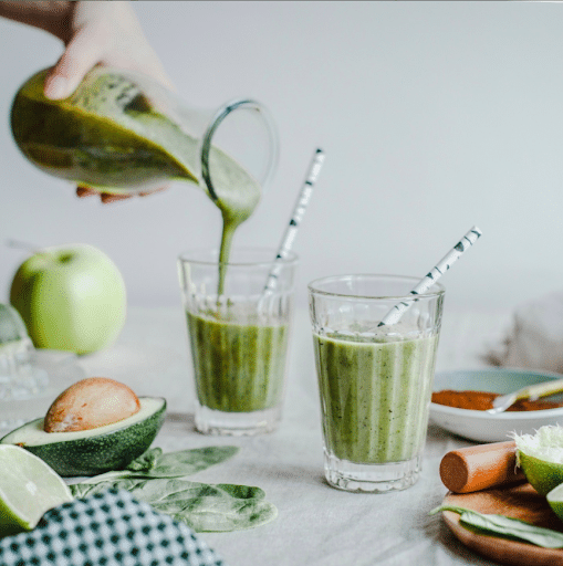 two glasses of spinach smoothie