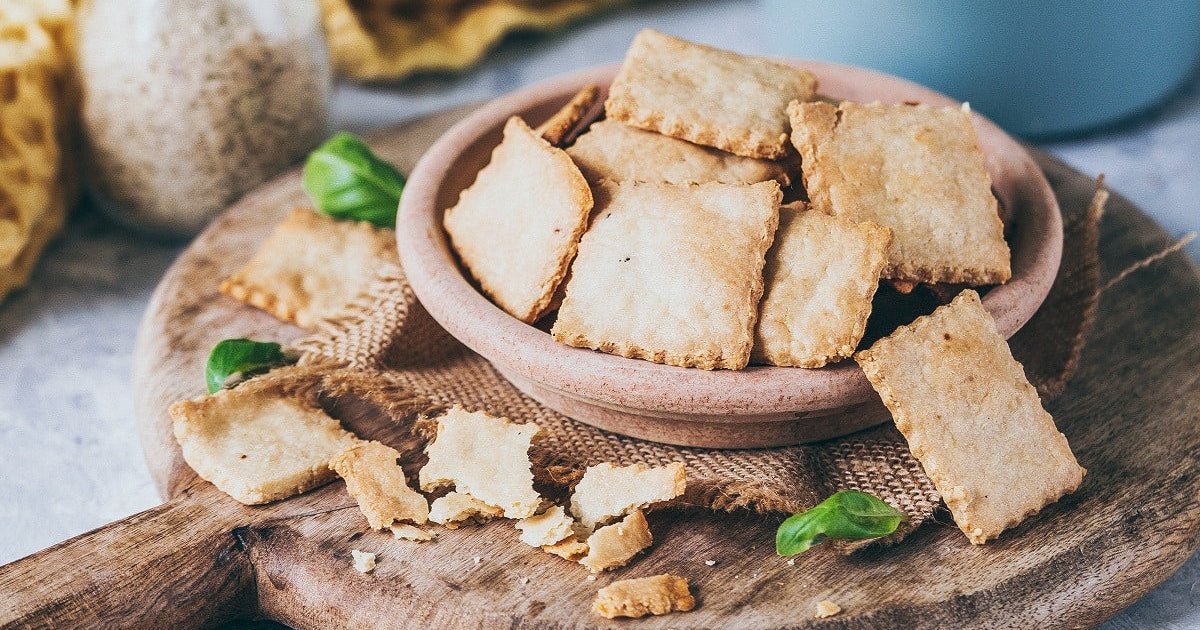 Nutritional Yeast Cheese Crackers Recipe – LOOV